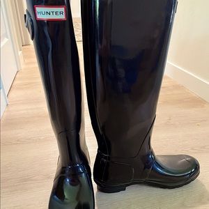 Authentic Tall Black Hunter Rain Boots, size 9.